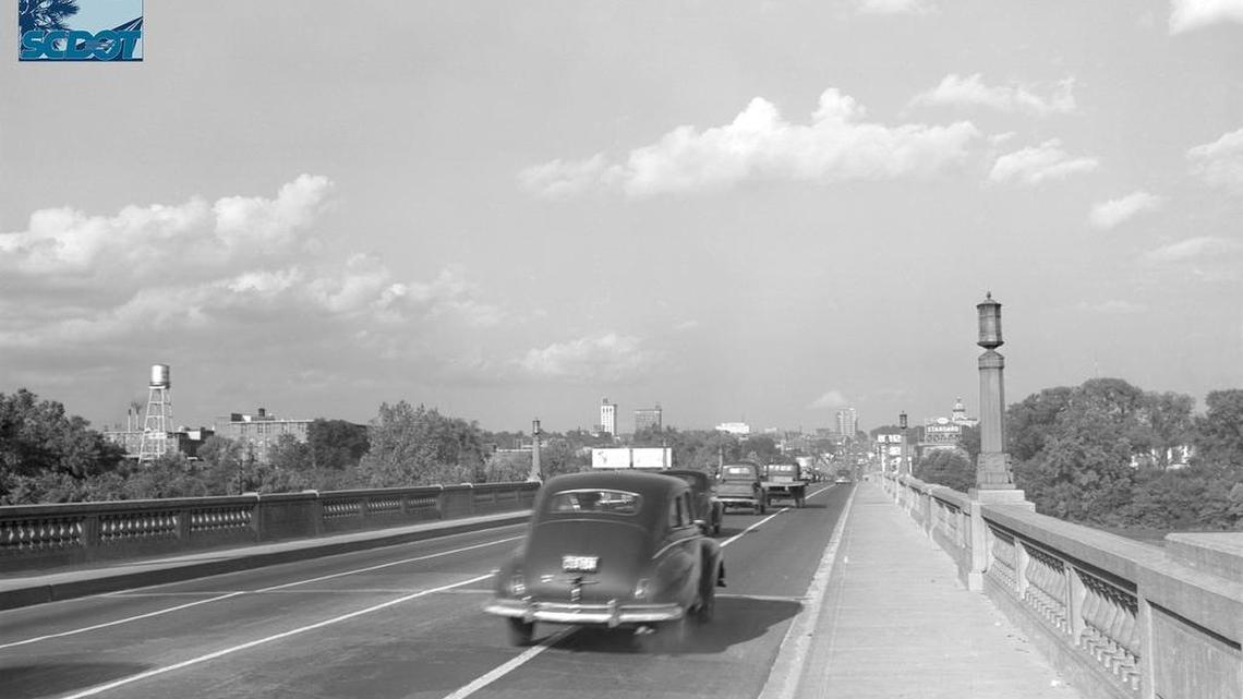 Motorists travel on the Gervais Street bridge (U.S. 1) in 1949.