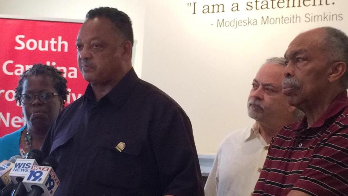 
Jesse Jackson (center) 
