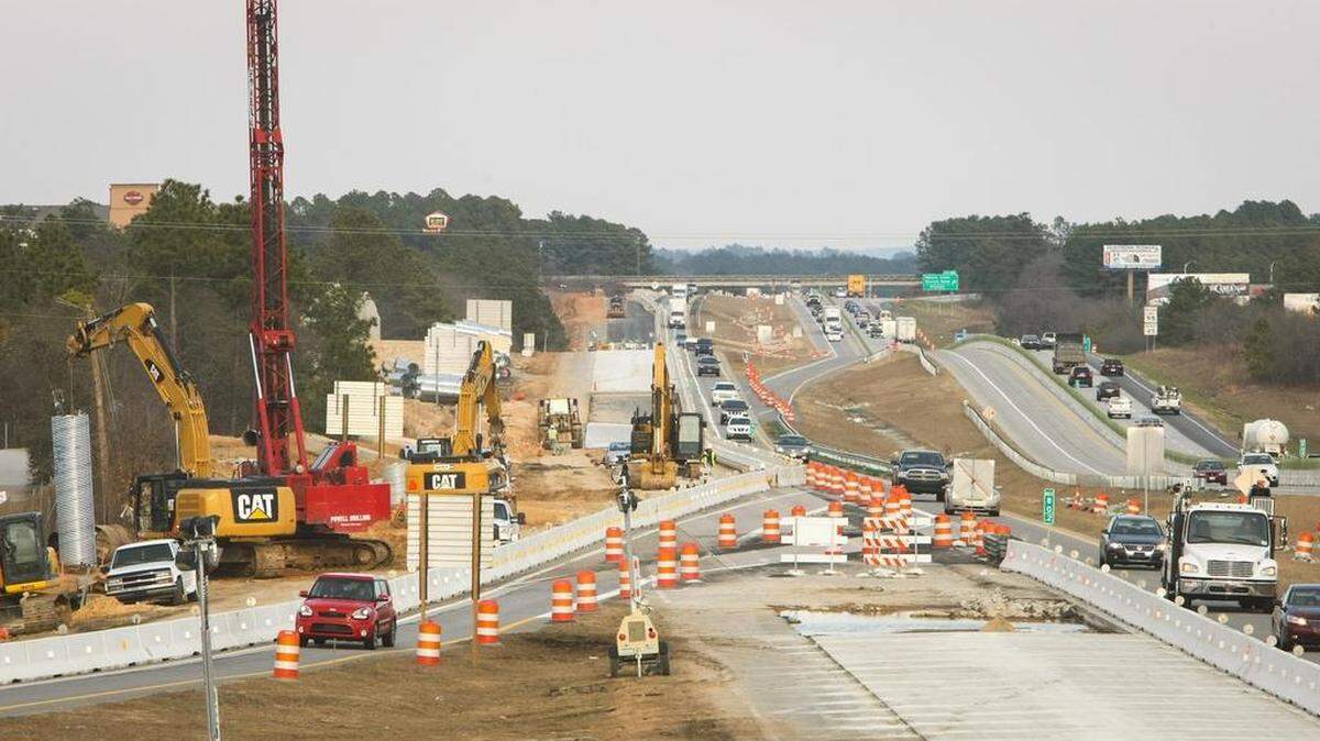 Construction continues on I-20 between Alpine and Spears Creek church road.