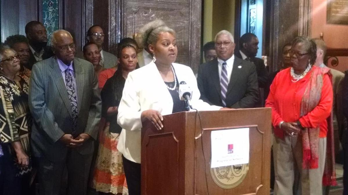 Wendy Brawley accepts the endorsement of the family of late Rep. Joe Neal and the S.C. Progressive Network at a State House press conference ahead of the Democratic primary.