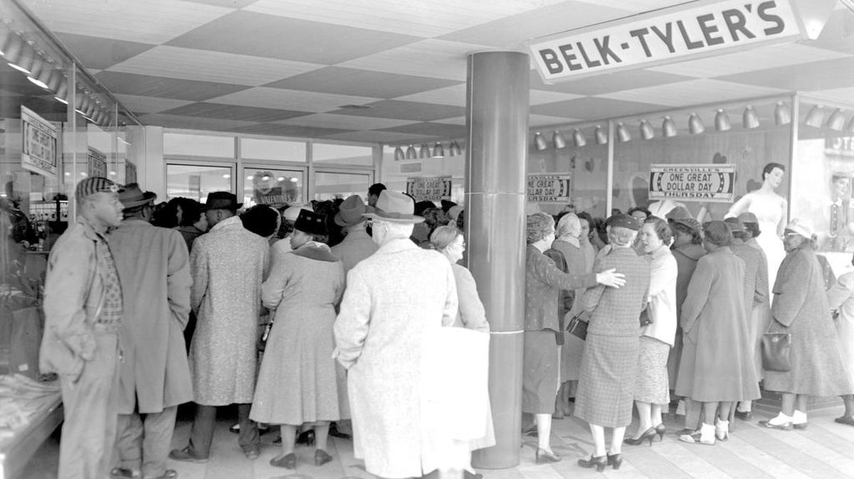 
A crowd forms outside the Belk-Tyler Department store in Greenville for the beginning of Dollar Day sales in August 1960. 
