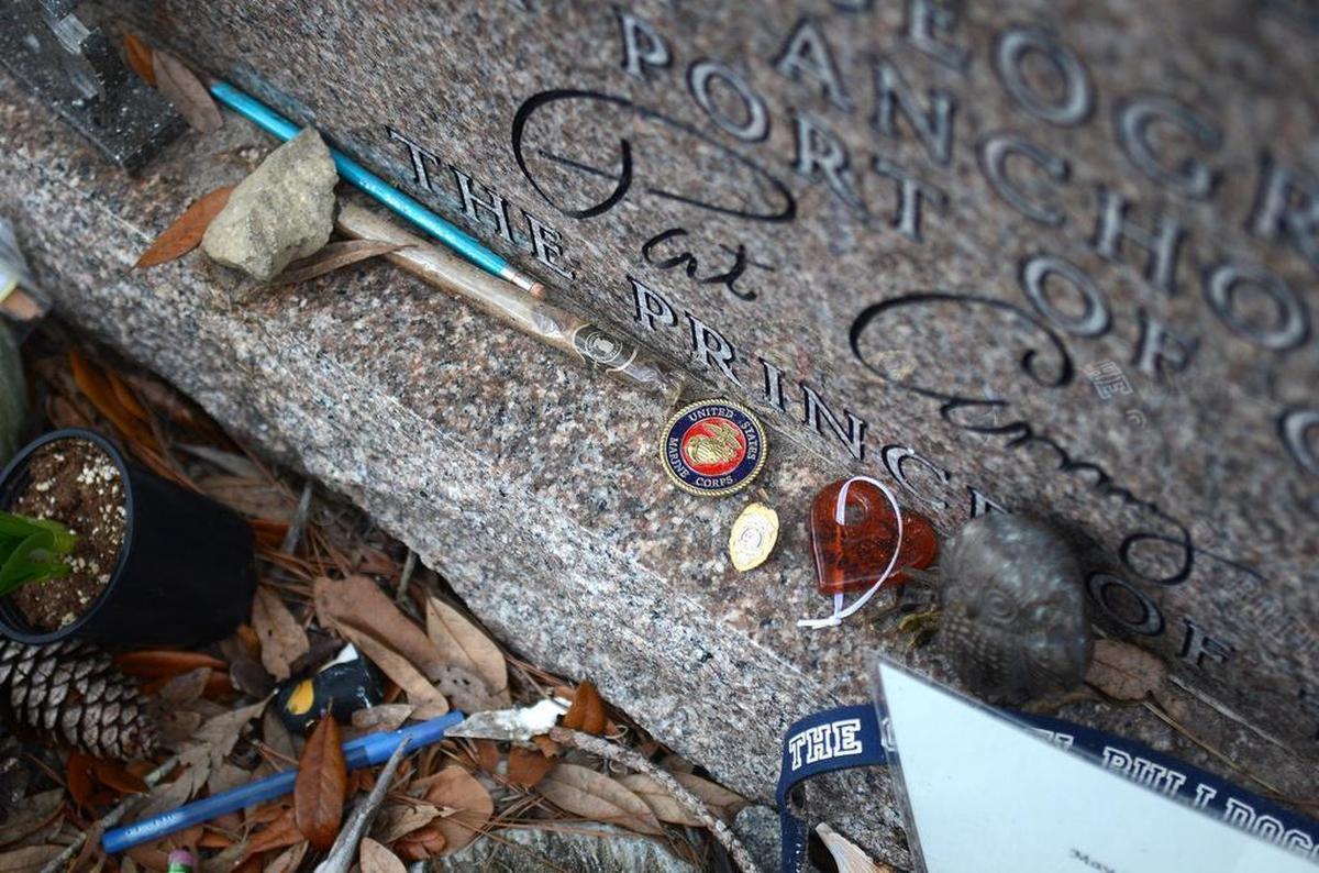 Scenes from Pat Conroy’s gravesite on St. Helena Island as seen in February 2017.