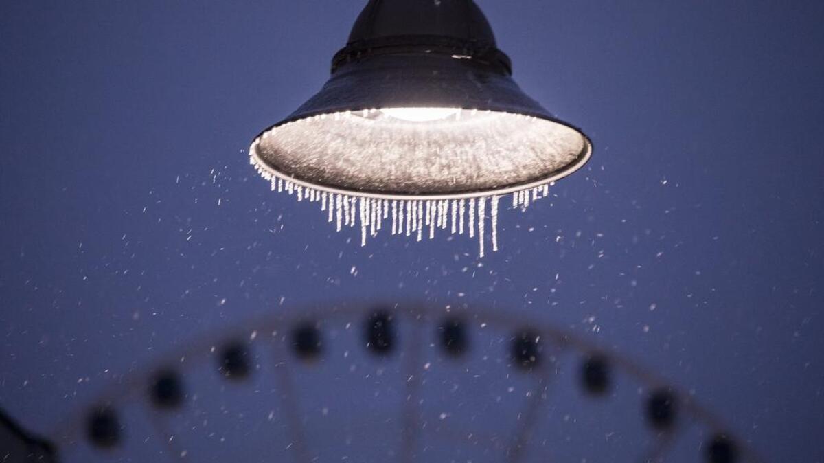 As night fell on Myrtle Beach,so did a wintry mix of precipitation on the area. Forecasters expected up to four inches of snow to fall, but the area received far less.