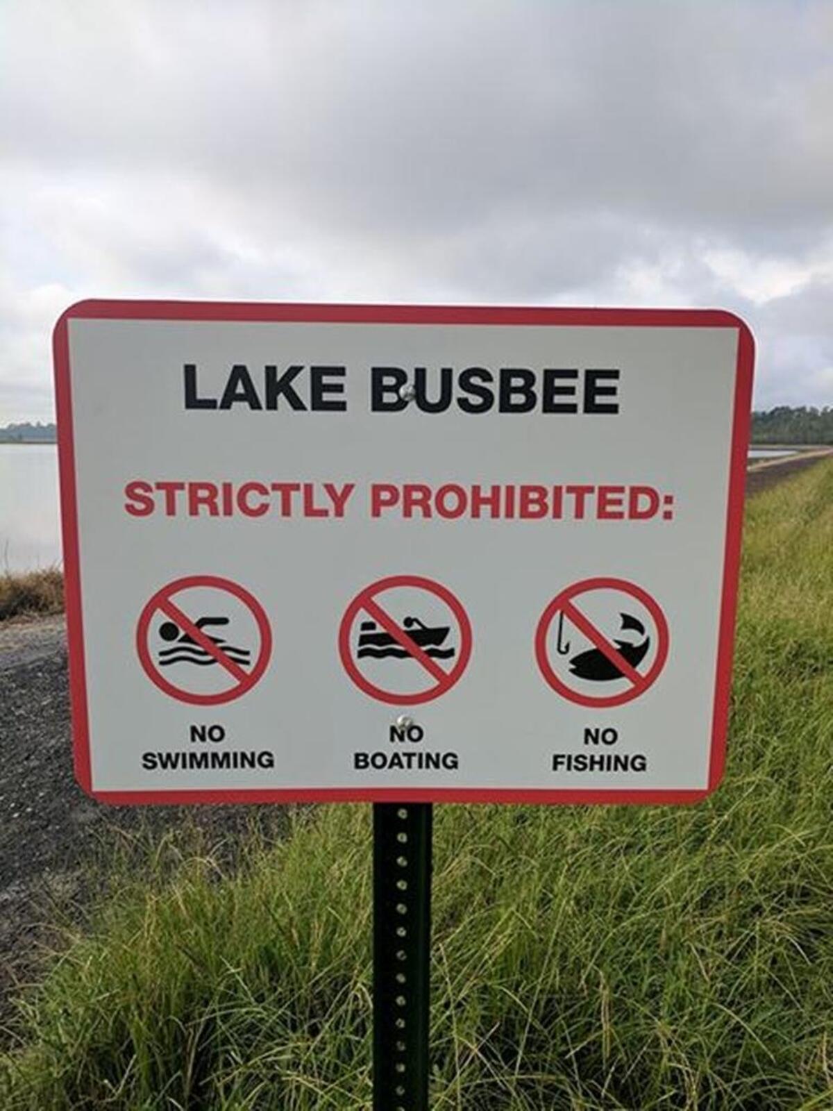 A new sign at Lake Busbee prohibits fishing.
