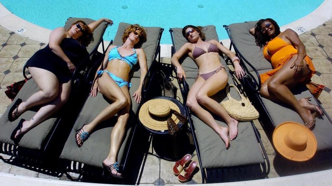 Are skimpy swimsuits allowed at WA pools, beaches? Going topless? See state law