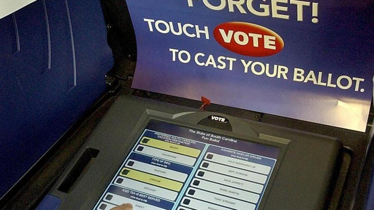 In Columbia ,for the first time, electronic voting machines will be used for voters to cast their ballots. Photographer: Tim Dominick Date: 04/03/06 City: Columbia State: SC