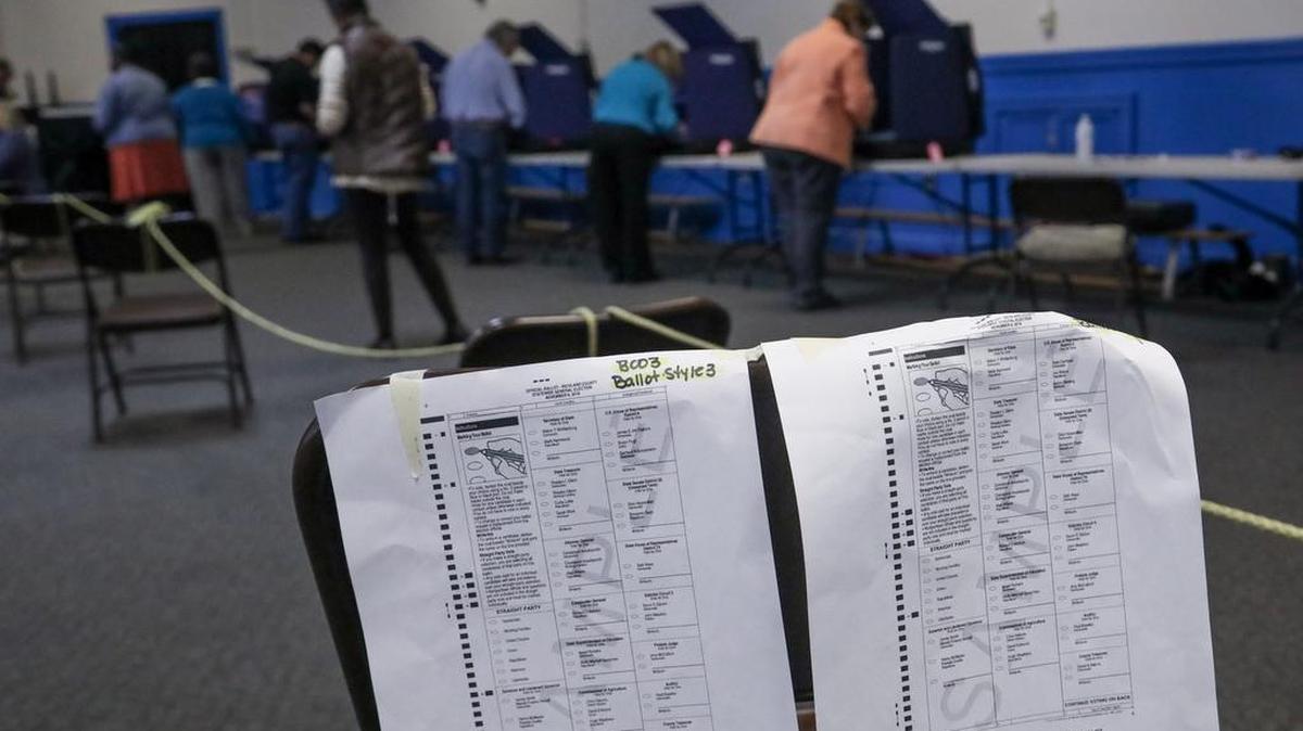 People vote at A.C. Moore Elementary School in Columbia. 11/6/18
