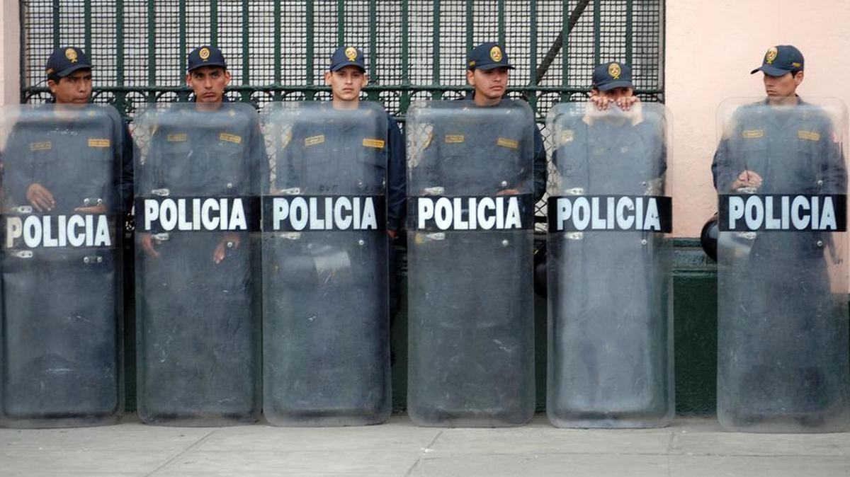Shield walls are are usually used by police, in other countries, during riots. But why couldn’t teachers use them to defend against and charge a gunman?