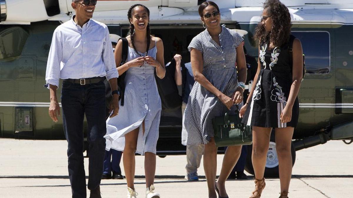 Then-President Barack Obama, Malia Obama, first lady Michelle Obama and Sasha Obama