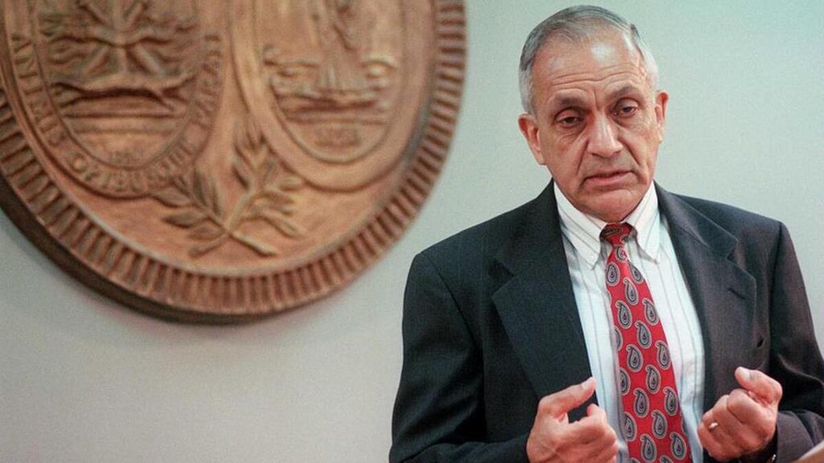 Fred Sheheen announces his 1997 retirement as head of the SC Commission on Higher Education.