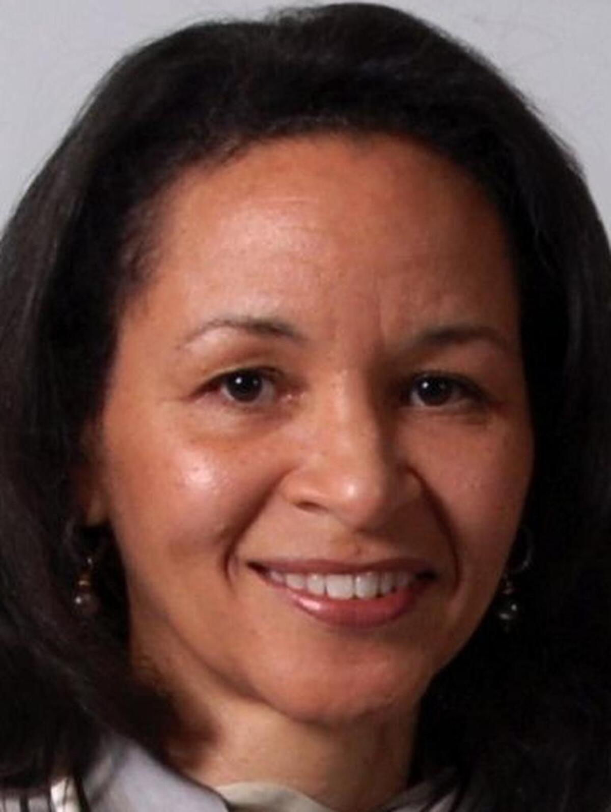 Dr Linda Bell