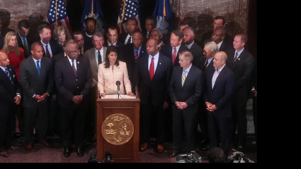 
SC Sen Paul Thurmond, far right, attends Gov Nikki Haley’s new conference calling on legislators to remove the Confederate flag from the State House grounds.

