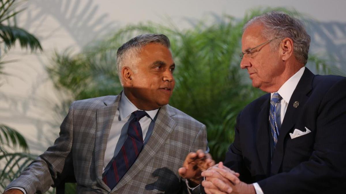 Siemens Digital Factory Division US President Raj Batra chats with SC Gov Henry McMaster at the announcement of Siemens’ $628 million technology grant to USC.