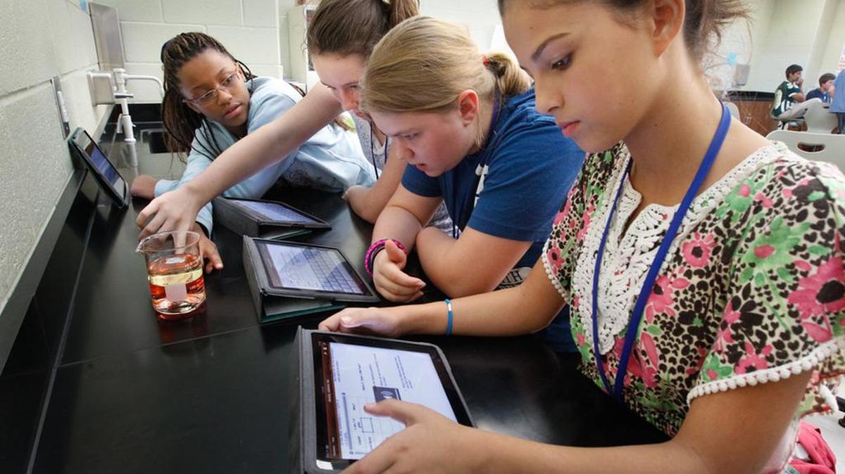 Schools need abandon the old lecture method and find new ways to teach students.