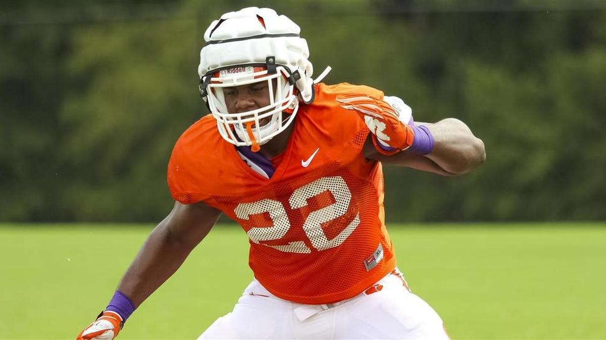 Clemson’s Xavier Kelly