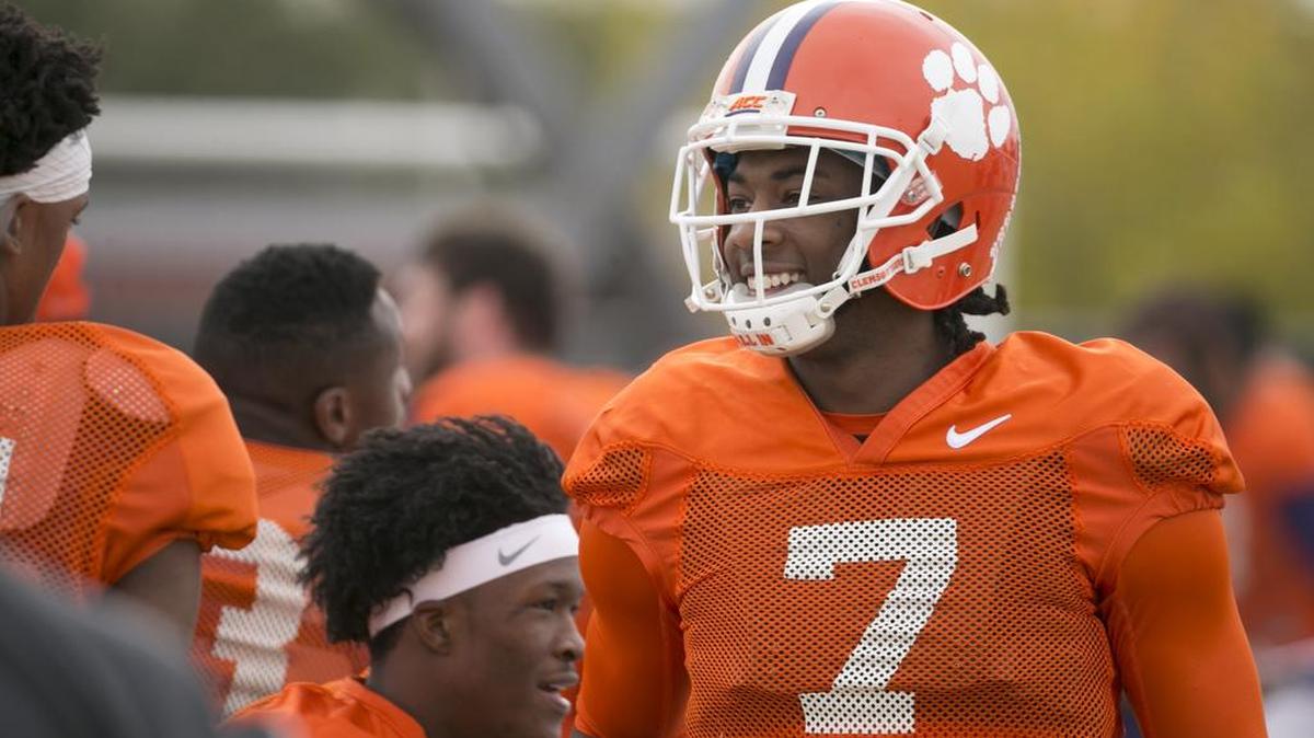 Clemson wide receiver Mike Williams (7) during a practice at Scottsdale Community College in Scottsdale, Ariz.