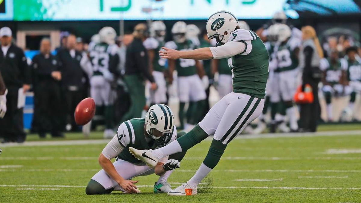 New York Jets kicker Chandler Catanzaro kicks the ball during the first half of an NFL football game against the Kansas City Chiefs, Sunday, Dec. 3, 2017, in East Rutherford, N.J.