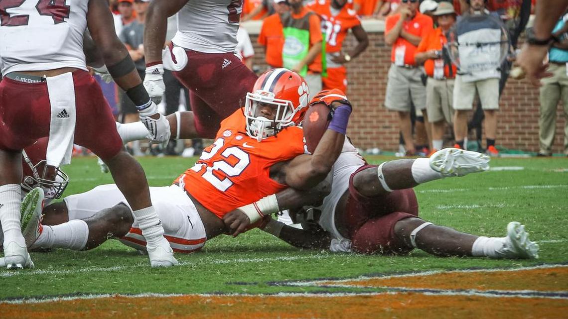 Clemson running back Tyshon Dye (22)
