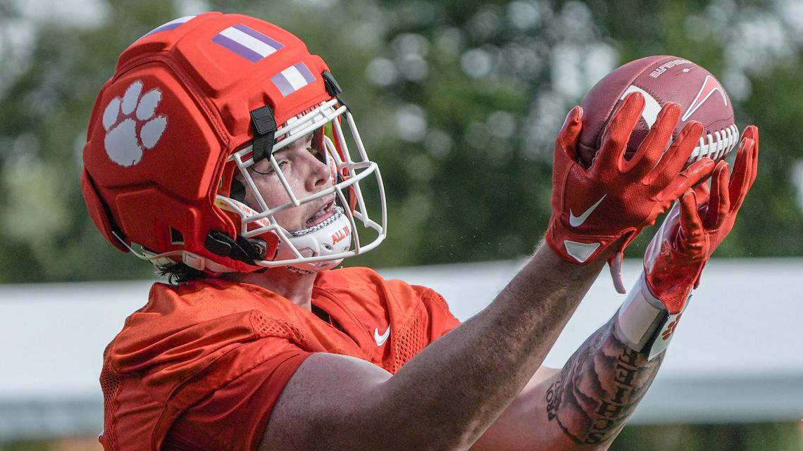 Clemson tight end Ian Schieffelin (18) catches a pass during Clemson football first fall 2025 practice at the Allen N. Reeves Football Complex in Clemson, S.C. Thursday, July 31, 2025.