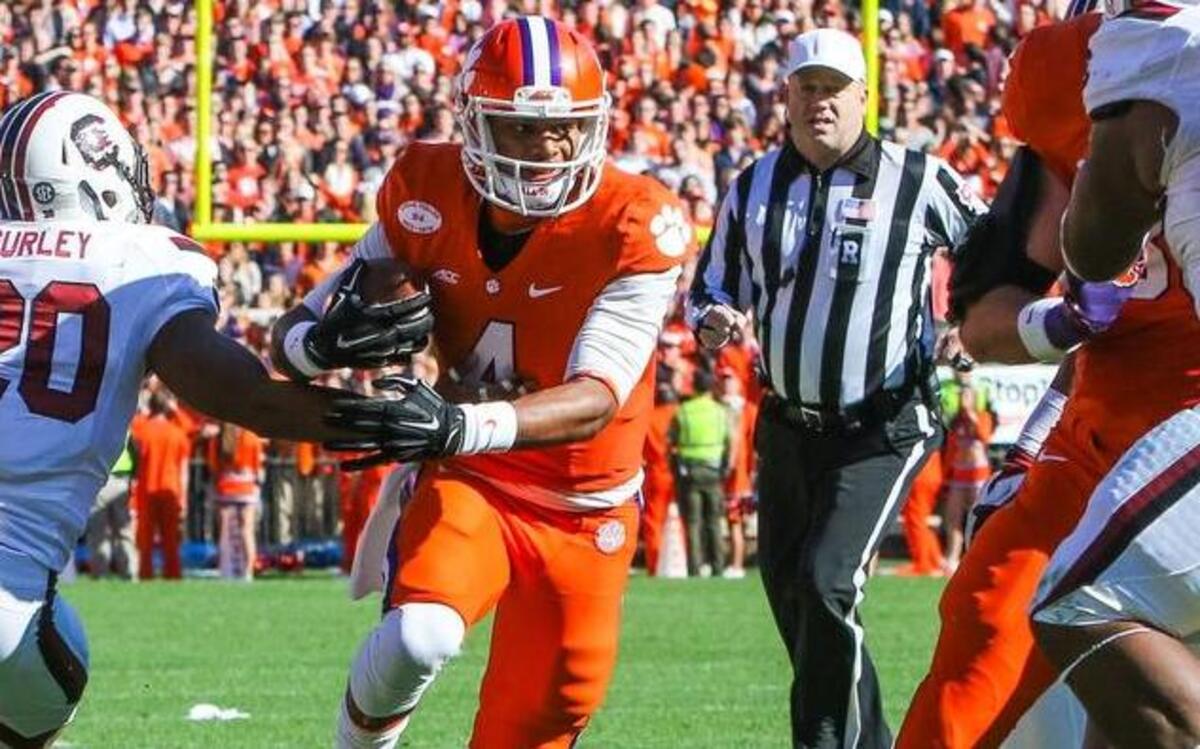 
Clemson quarterback Deshaun Watson is a Heisman contender when healthy says Bleacher Report’s Michael Felder.
