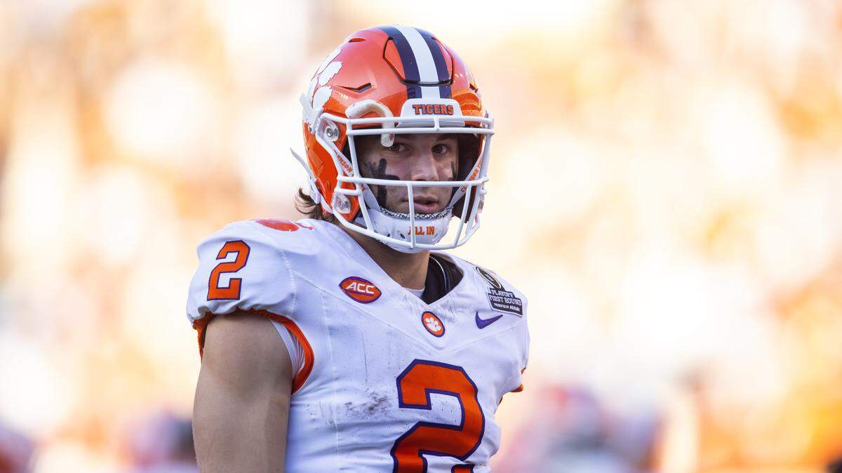 Clemson starting quarterback Cade Klubnik (2)