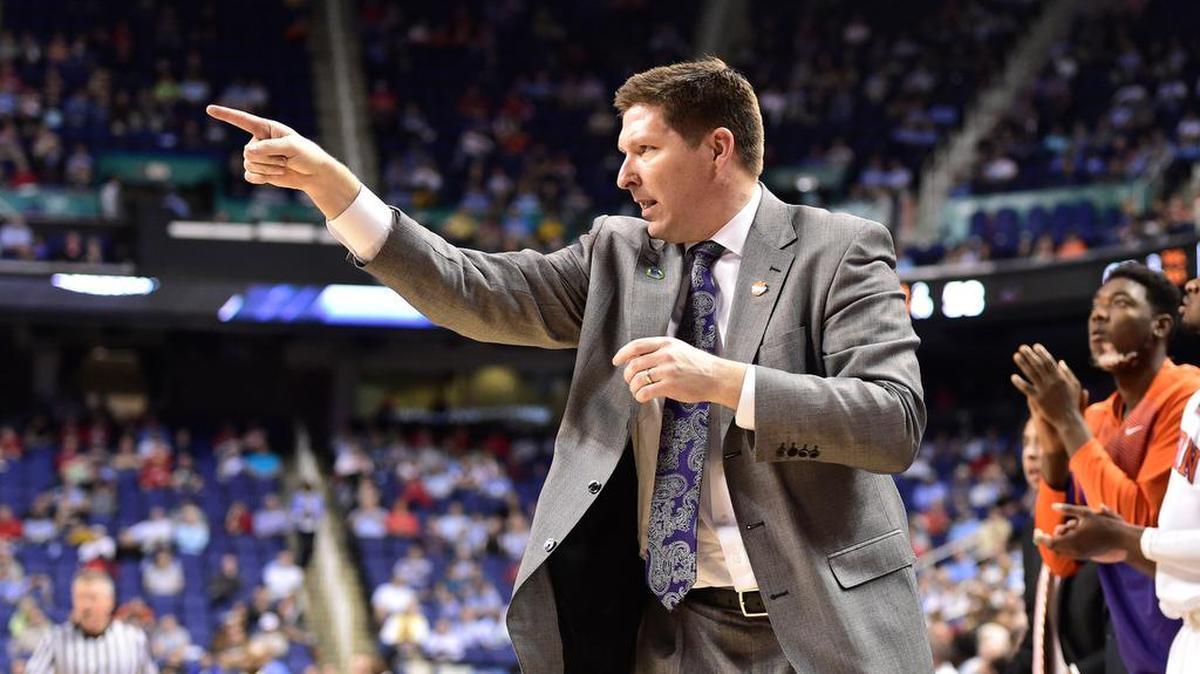 
Clemson Tigers head coach Brad Brownell

