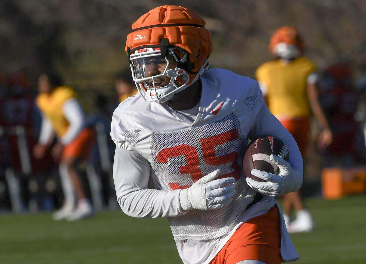 Clemson transfer linebacker Jeremiah Alexander (35) during spring practice
