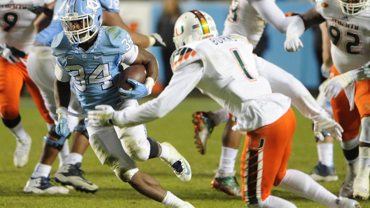 North Carolina Tar Heels running back Elijah Hood (34)