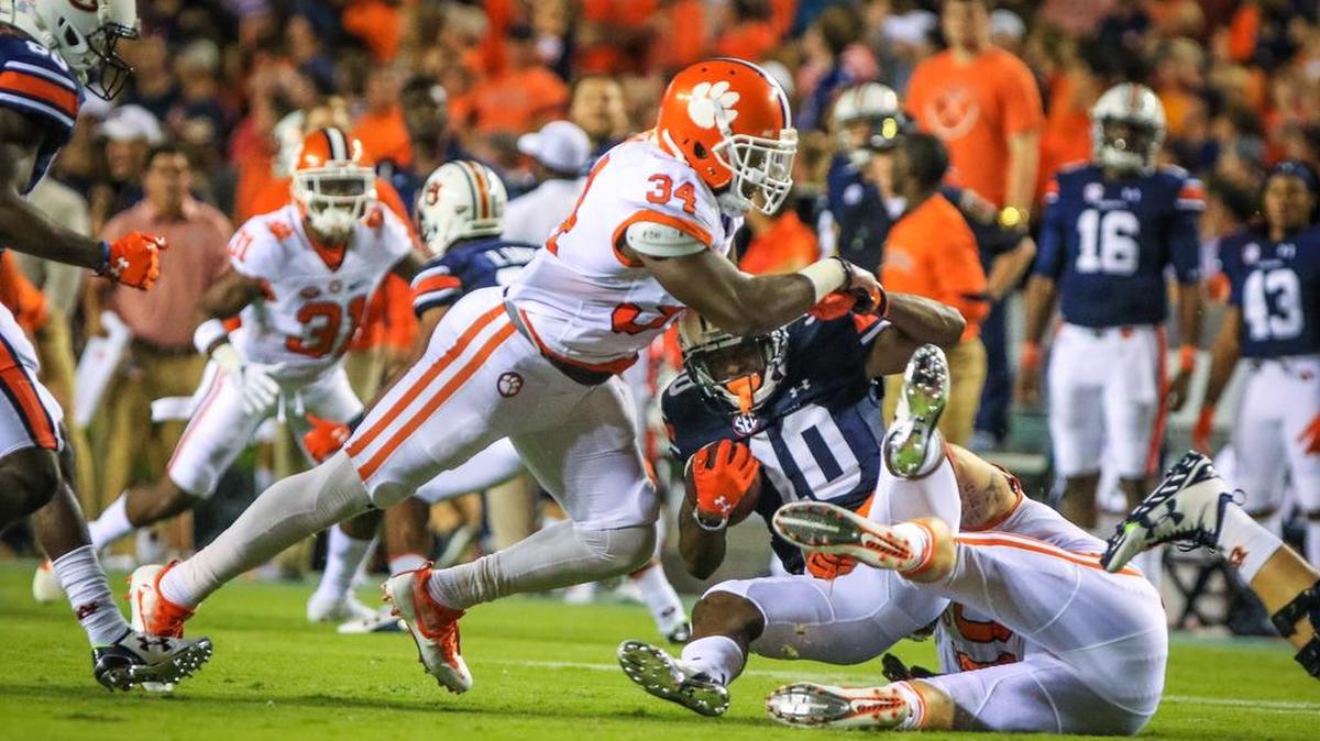 Clemson linebacker Kendall Joseph finished with a team-high 10 tackles at Auburn.