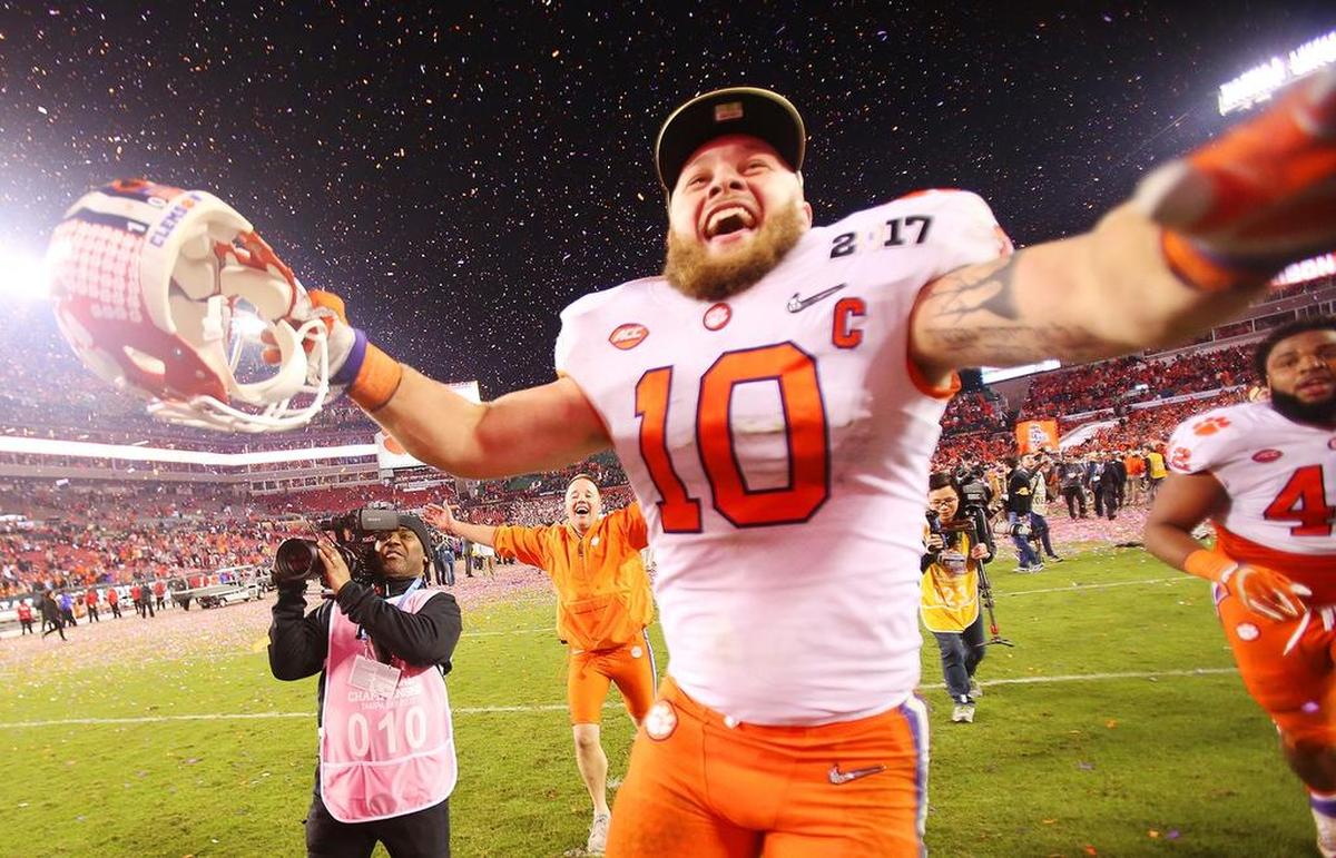 Clemson linebacker Ben Boulware (10) celebrates after winning the National Championship at Raymond James Stadium in Tampa.
