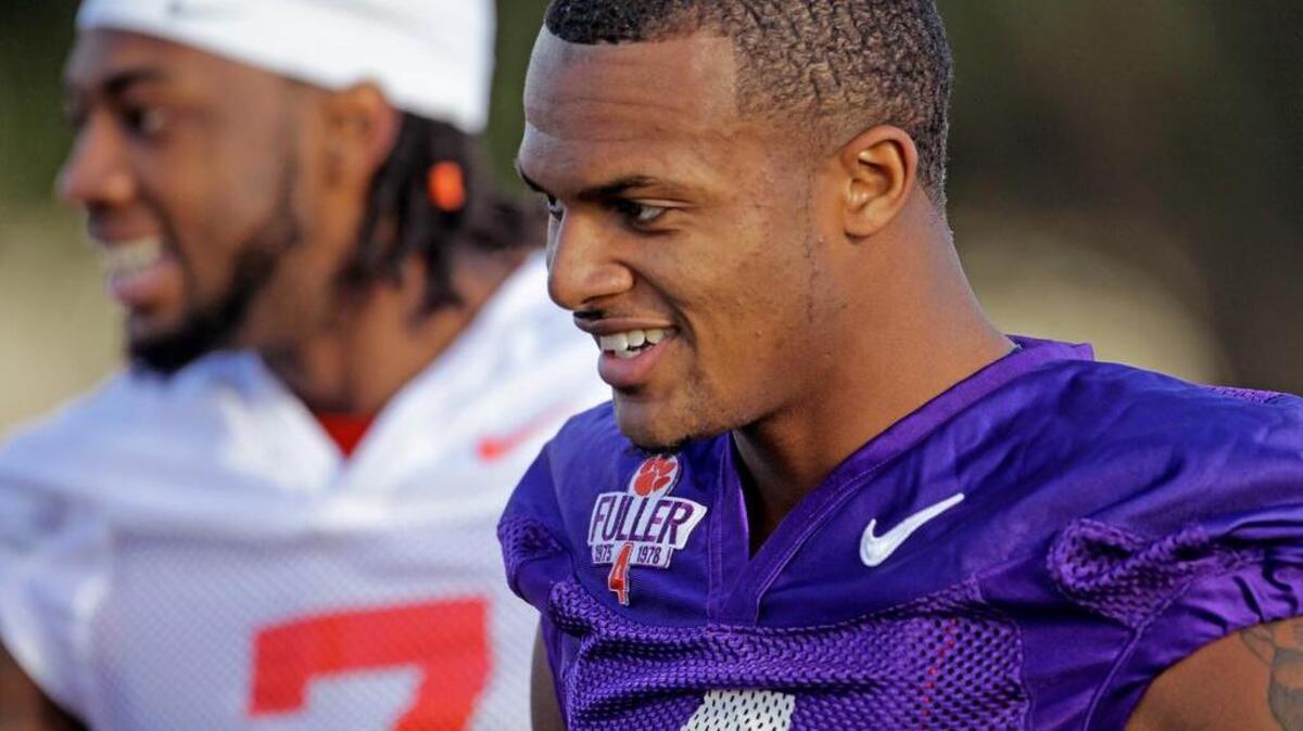 Clemson Tigers wide receiver Mike Williams (7) and quarterback Deshaun Watson (4)