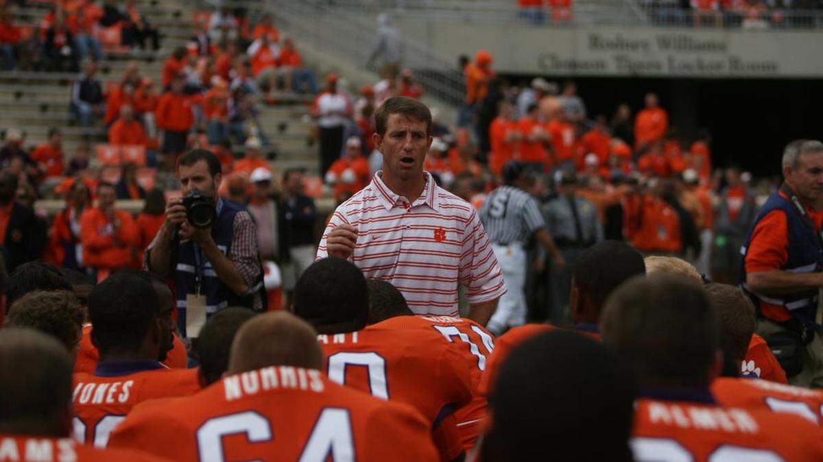 Clemson head coach Dabo Swinney addresses his players before their game against Georgia Tech at Clemson’s Memorial Stadium on October, 18, 2008. This was Swinney’s first game as Clemson’s head coach. Tech won 21-17