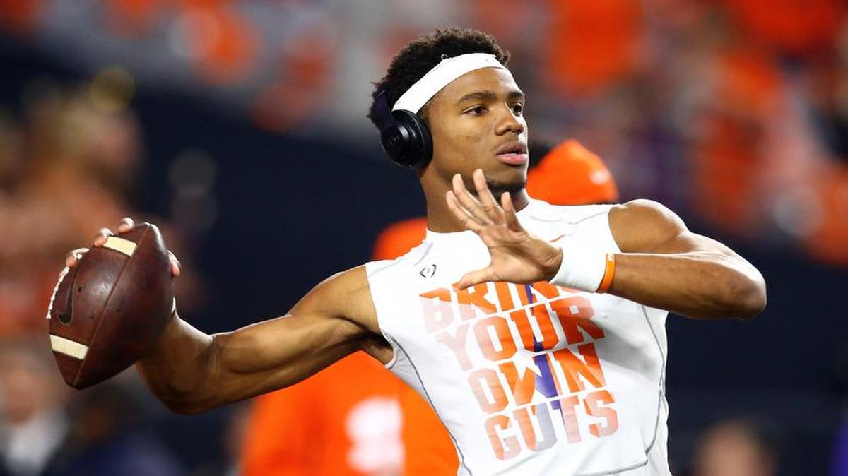 Clemson Tigers quarterback Kelly Bryant