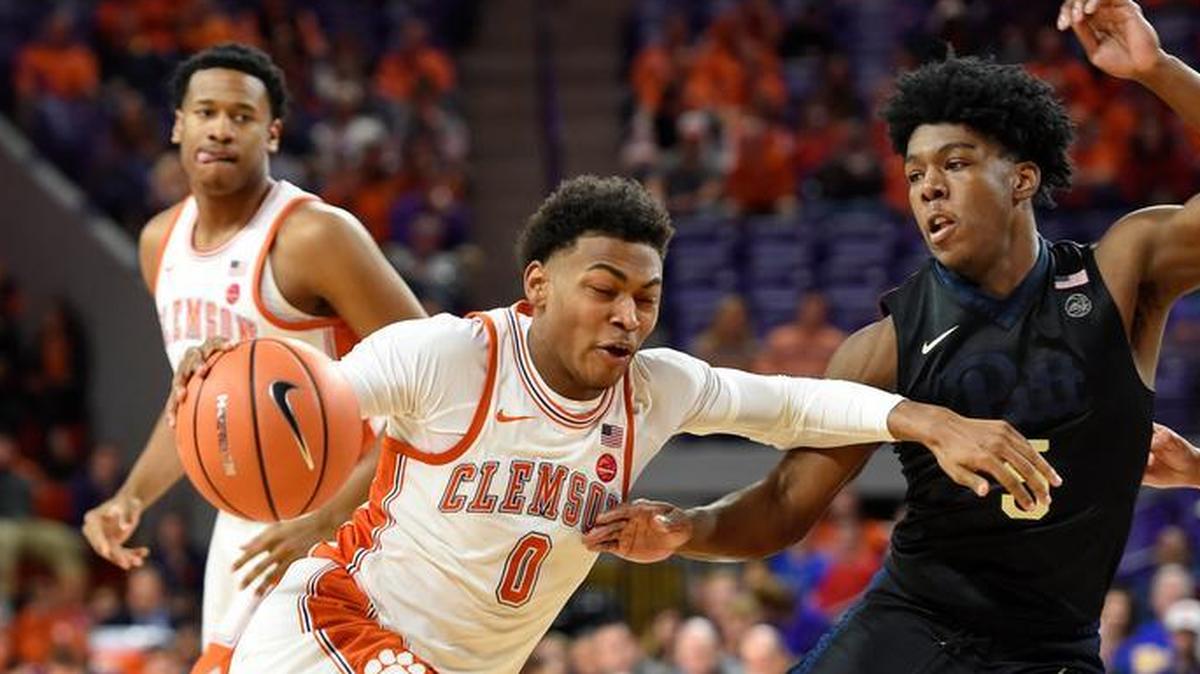 Clemson's Clyde Trapp (0)