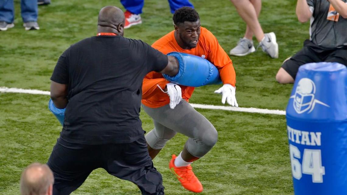 Shaq Lawson runs drills at Clemson's NFL football Pro Day