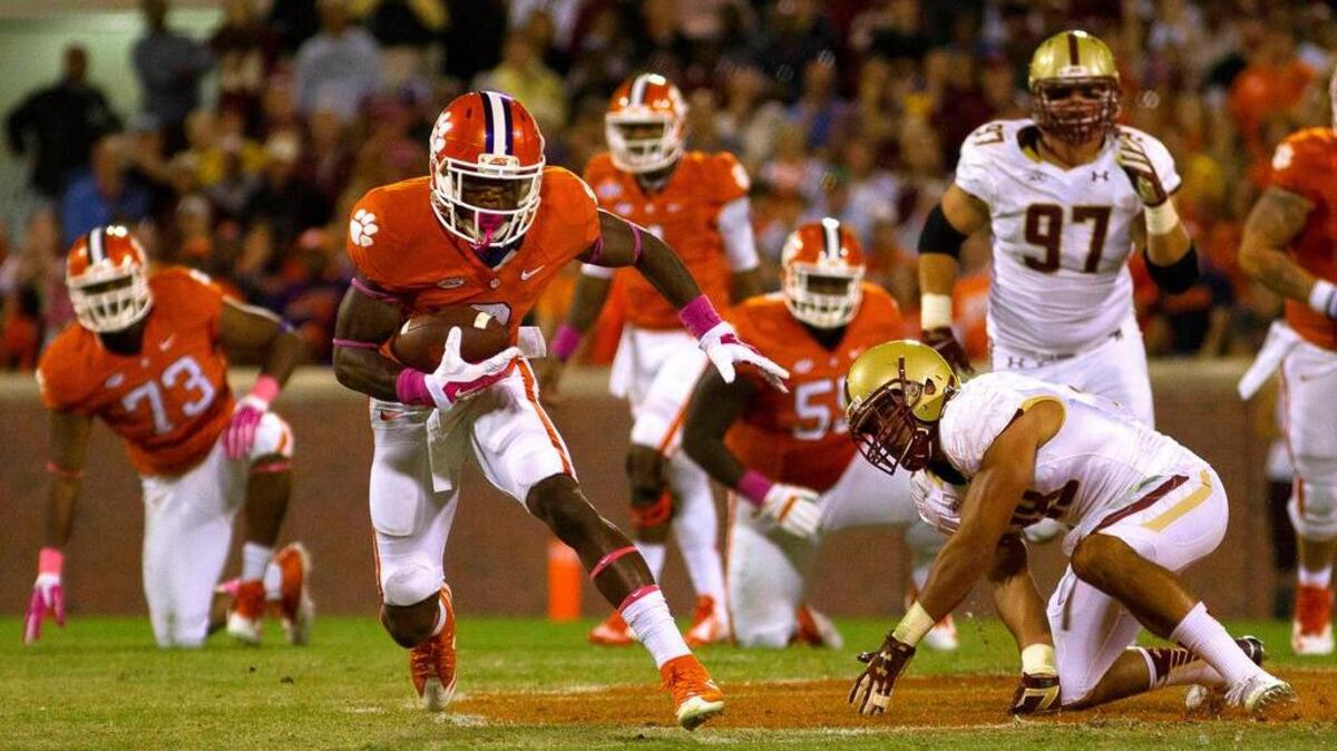 
Oct 17, 2015; Clemson, SC, USA; Clemson Tigers wide receiver Artavis Scott (3) carries the ball during the first quarter against the Boston College Eagles at Clemson Memorial Stadium.
