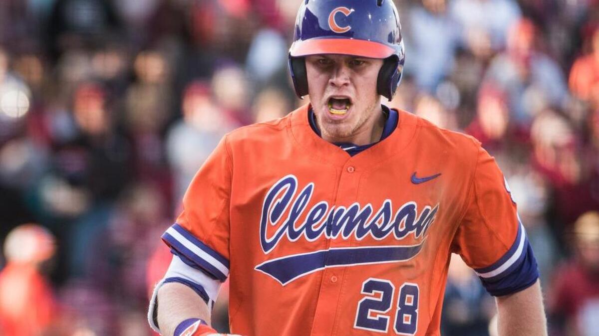 Clemson outfielder Seth Beer