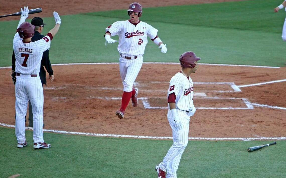 Jones, newcomers power USC’s offense in first series