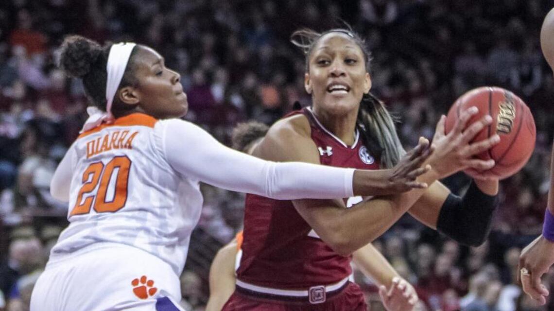 Top recruiting classes battle it out ... three years later, when UCLA visits South Carolina