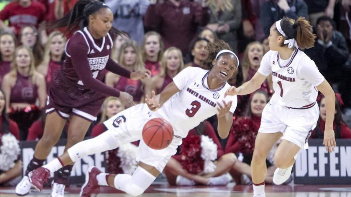Kaela Davis provides punch that’s not on the stat sheet