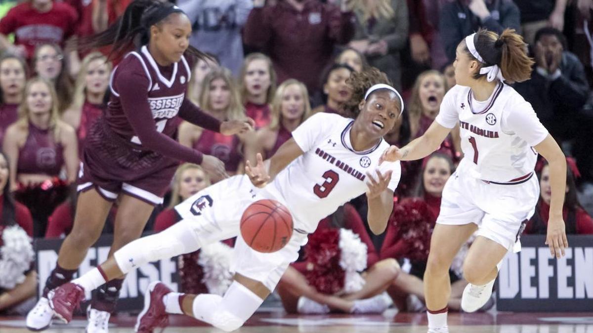 South Carolina’s Kaela Davis provided a defensive spark in the second half, helping shut down Mississippi State All-American Victoria Vivians during the Gamecocks’ win.