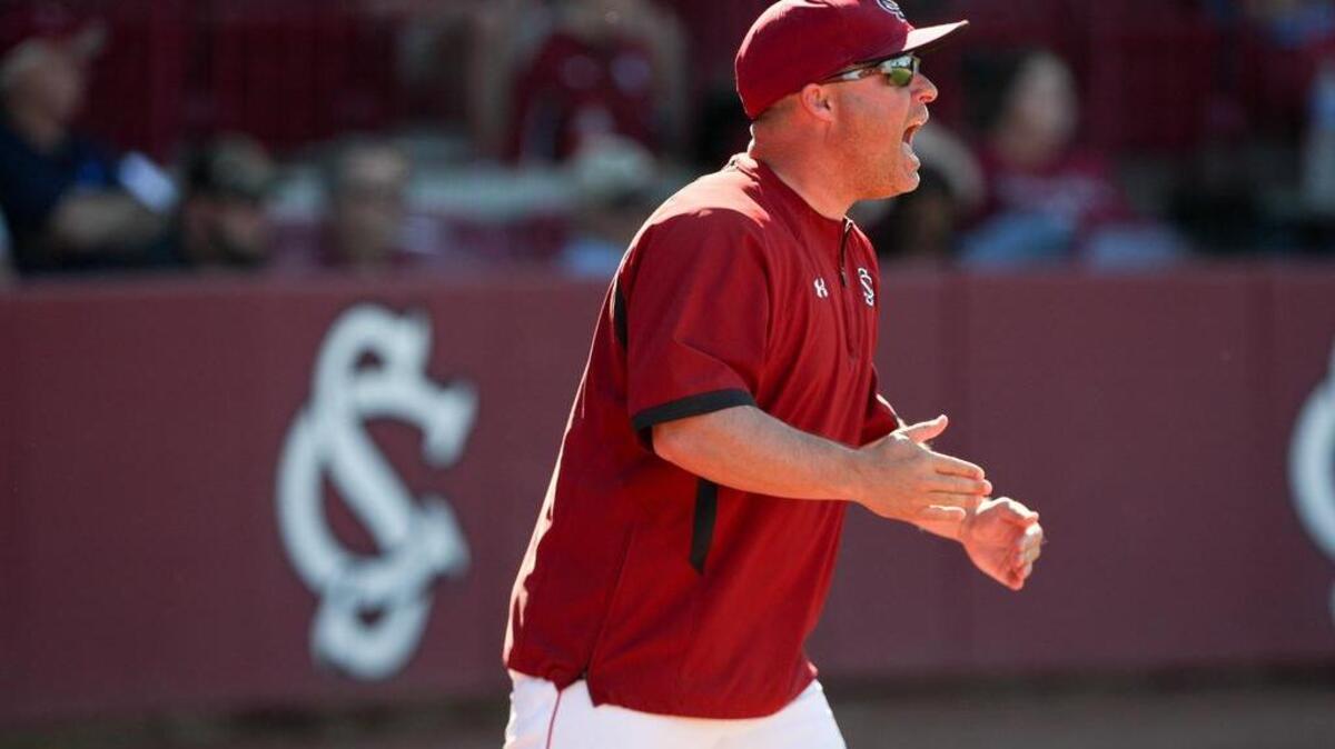 
USC head coach Chad Holbrook 
