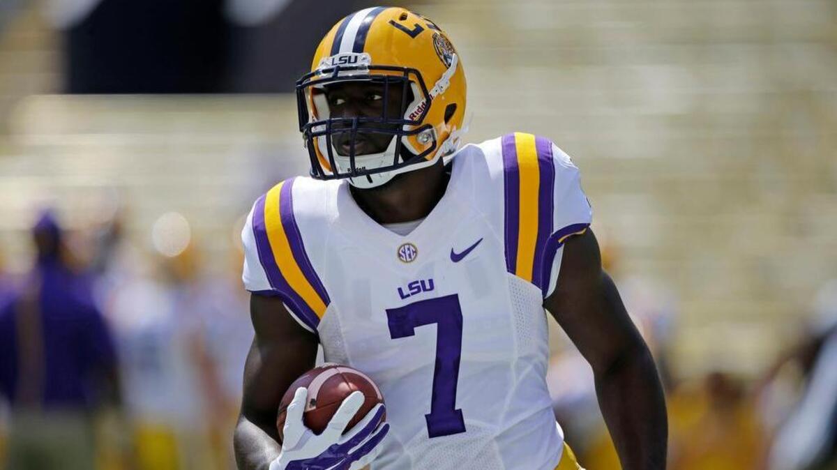 
LSU running back Leonard Fournette (7)
