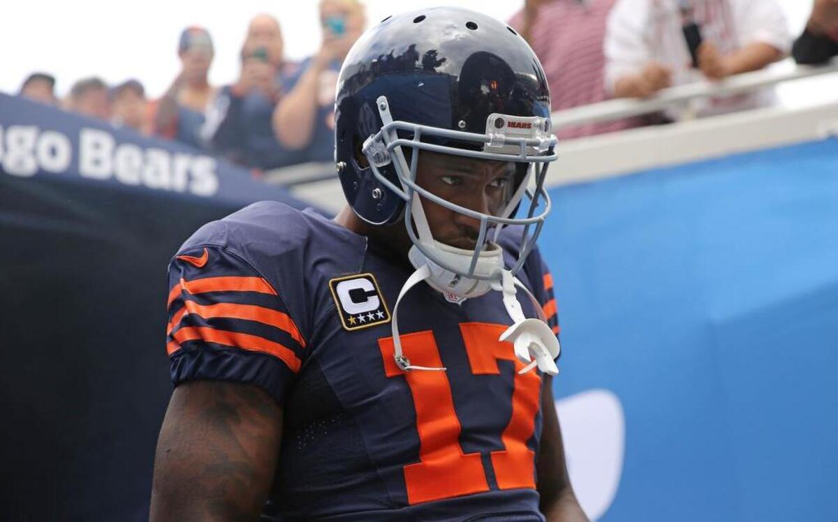 Chicago Bears wide receiver Alshon Jeffery (17)