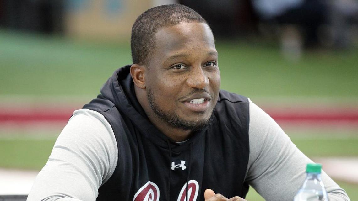 South Carolina linebackers coach Mike Peterson