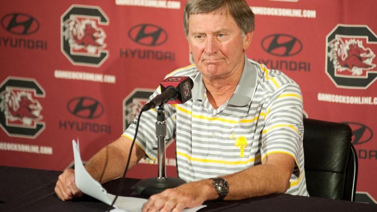 
USC head football coach Steve Spurrier 
