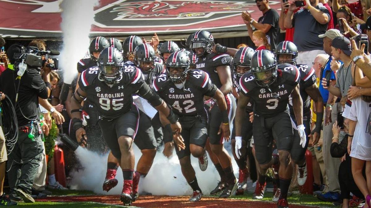 This year’s USC-Georgia game is the latest the teams have met since the 1980 season when they played on Nov. 1.