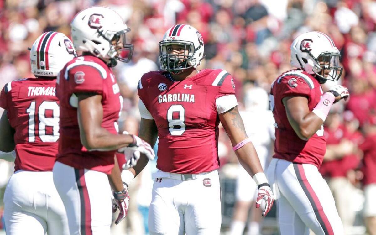 South Carolina football's Marquavius Lewis and the defensive line.