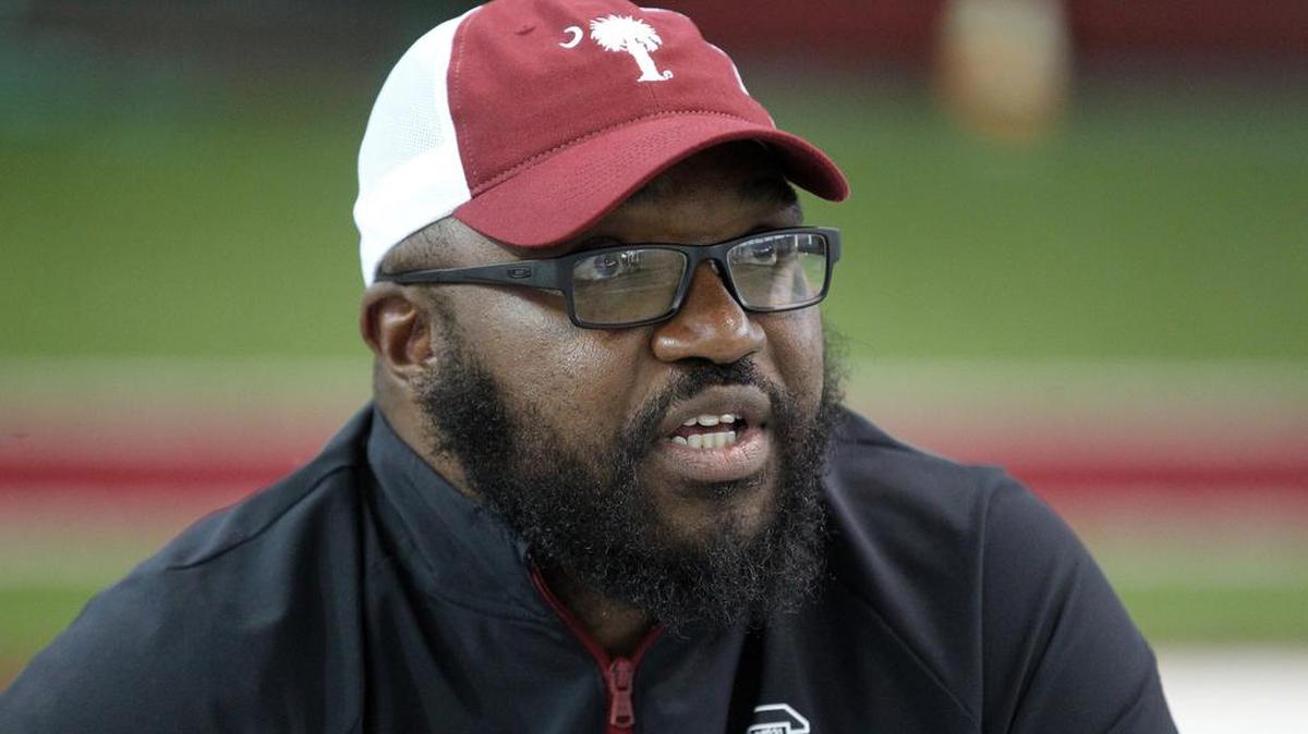 South Carolina defensive line coach Jimmy Lindsey