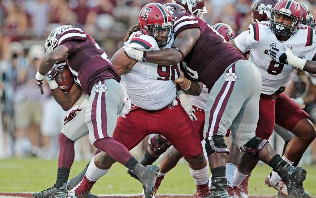 South Carolina Gamecocks defensive lineman Taylor Stallworth (90)